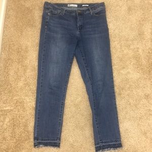 Anne Klein Skinny  Ankle Jeans. Size:8